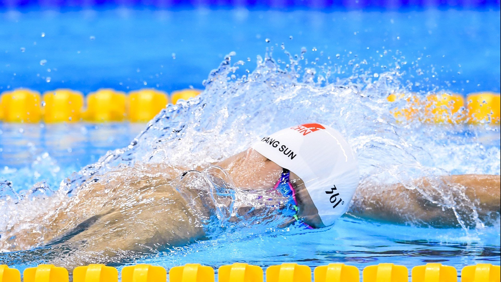 国际象棋世界快棋巡回赛中国棋手连胜 强势进军总决赛名额，国际象棋快棋等级分